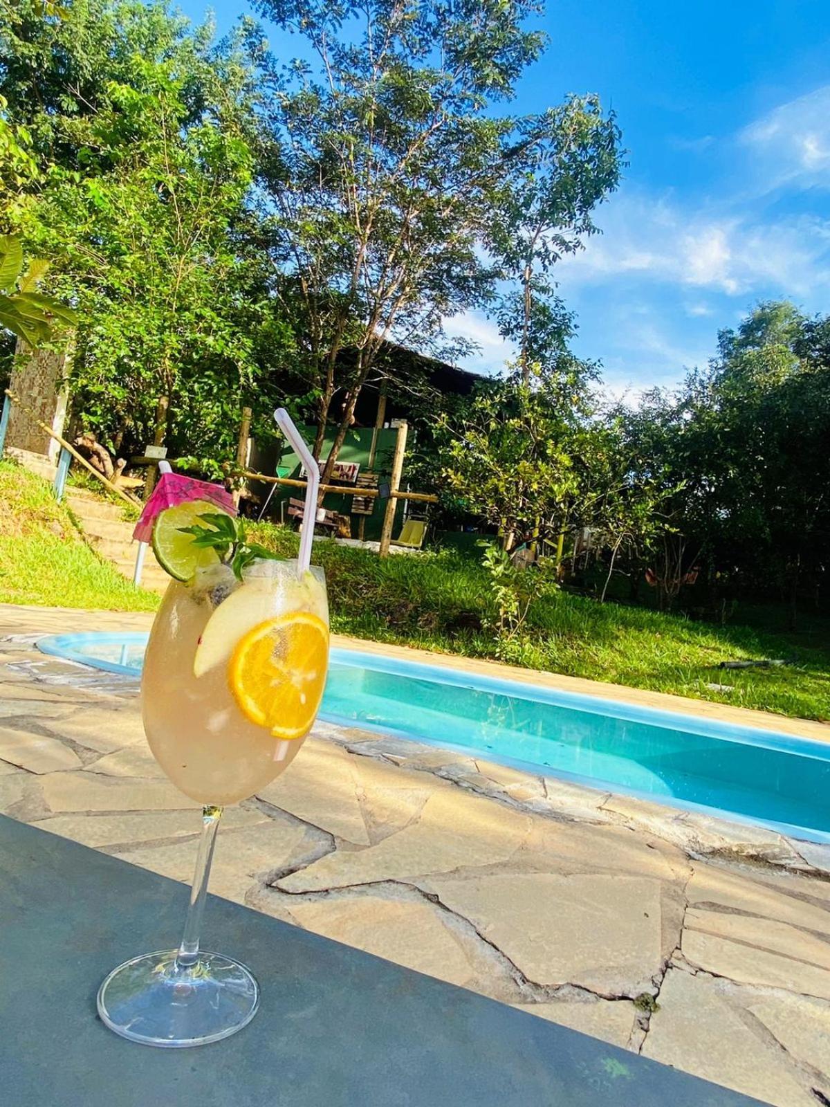 2 Suites Piscina, Area De Lazer, Currasqueira - 1 Km Do Centro Pirenopolis Exterior photo